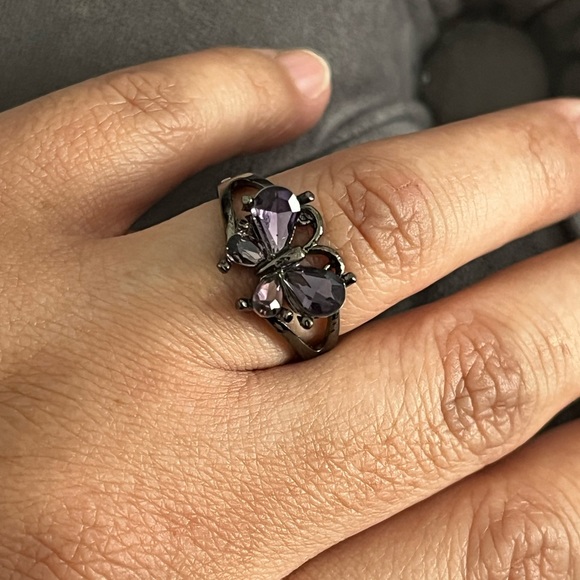 Stainless steel purple butterfly 🦋 ring - Picture 3 of 5